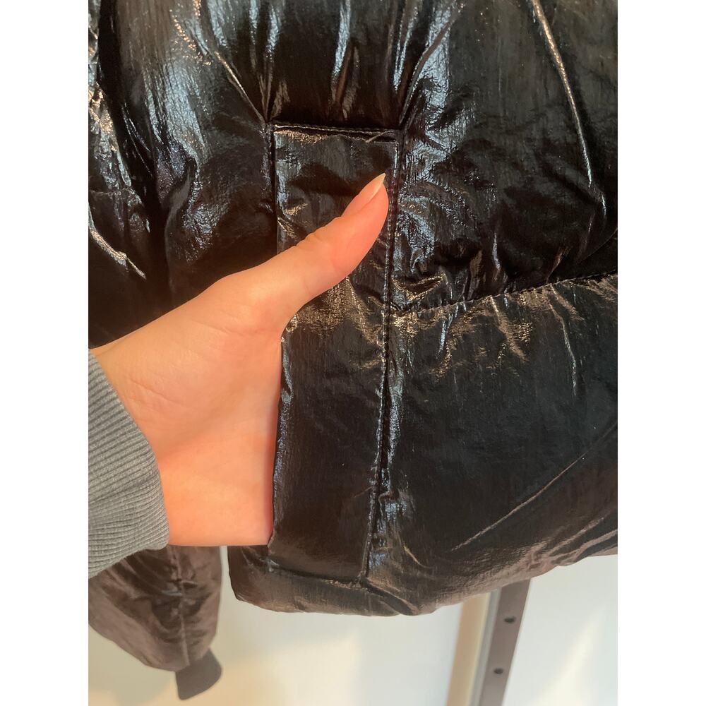 NWT BCBGMAXAZRIA Metallic Quilted Cropped Puffer Coat Hood Women's M Black - Picture 4 of 10